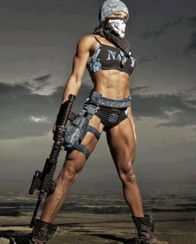 femme militaire sexy