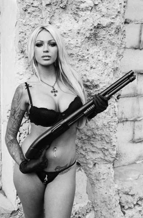 guns-and-babes.tumblr.com ange